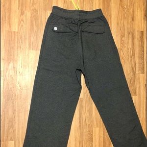 Lululemon men size small kung fu pants in great co